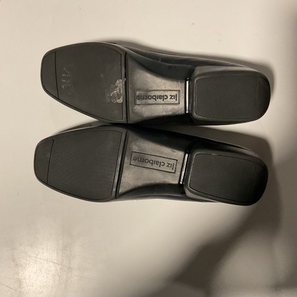 Liz Claiborne flats black size 8. 1/2 - Picture 2 of 2